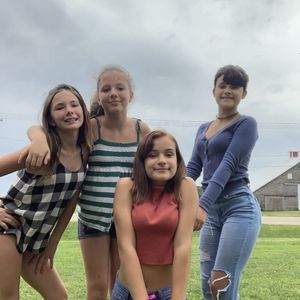 Meet your Posher, Destanie